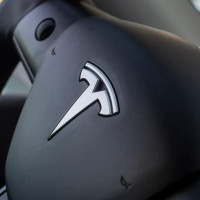 Маск раскрыл дату запуска роботакси Tesla