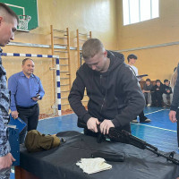 В Башкортостане росгвардейцы провели профориентационное занятие