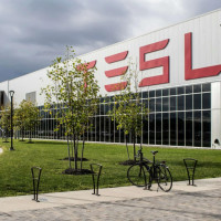 В Шанхае Tesla ввела в эксплуатацию завод по производству аккумуляторов Megapack