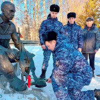 В Нижнекамске сотрудники Росгвардии и ветераны ведомства почтили память воинов-интернационалистов