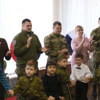В Херсонской области член верхней палаты Федерального Собрания и росгвардейцы стали гостями детского утренника