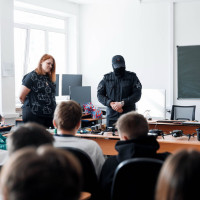 В Самаре сотрудники Росгвардии рассказали студентам о подготовке специалистов по эксплуатации БПЛА