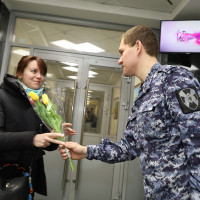 В Управлении Росгвардии по Татарстану женщин поздравили с праздником весны