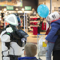 В туристической службе Иркутска начали работать российские робот-гиды