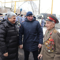 Росгвардейцы в Самаре вручили юбилейные медали семье ветеранов Великой Отечественной войны