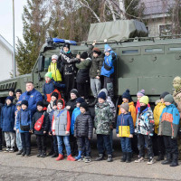 Бойцы казанского ОМОН «Ак Барс» Росгвардии организовали день открытых дверей для школьников