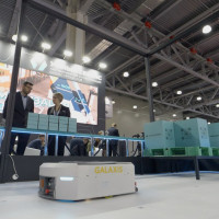 На выставке TransRussia 2025 компания «Умный сервис» представила линейку роботов для ритейла, промышленности и складского сегмента