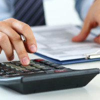 Стала известна средняя зарплата креативного специалиста в России