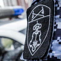 В Казани росгвардейцы совместно с полицейскими задержали ранее судимого гражданина, подозреваемого ограблении несовершеннолетнего