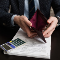 Россияне начали чаще жаловаться на долги по зарплате &mdash; Роструд