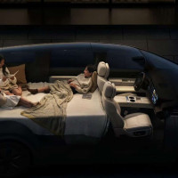 LiXiang MEGA: комфортный электромобиль будущего или перегруженный технологиями «китаец»?