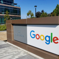 Япония обязала Google прекратить навязывать поисковик и браузер производителям