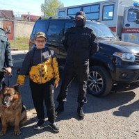 Кинологи Росгвардии приняли участие в патриотических мероприятиях для омских школьников