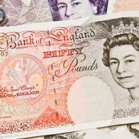 Как обменять старые британские фунты стерлингов в 2025 году: советы эксперта