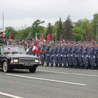 Сотрудники и военнослужащие Росгвардии приняли участие в военном параде Победы на площади имени Куйбышева