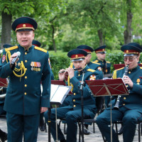 В День Победы музыканты Росгвардии дали концерт на самарской набережной