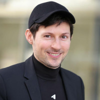 «Лучше бы потратили миллиарды на инновации»: Дуров высмеял WhatsApp за рекламу в Telegram-каналах