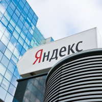 Yandex B2B Tech создал генерацию ИИ-подсказок для операторов контакт-центров