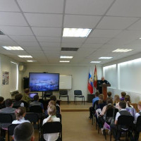 СОБР Росгвардии провел день открытых дверей для учеников омской школы