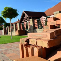 Дешевые аналоги брендовых строительных материалов: как сэкономить без потери качества