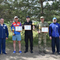 В Омске росгвардейцы приняли участие в соревнованиях по летнему служебному биатлону