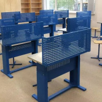 Безопасные верстаки для школы – решение от «Риал Стил»