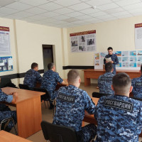 Сотрудникам татарстанских подразделений вневедомственной охраны Росгвардии рассказали о значении Дня России