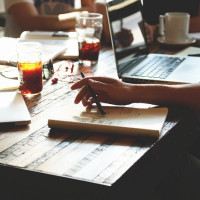 79% работодателей сталкиваются с завышающими опыт работы зумерами