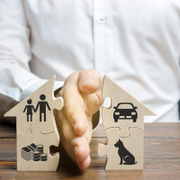 Раздел имущества стоимость услуг: Сколько реально стоит помощь адвоката в Москве в 2025 году?