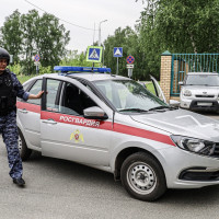 В Казани сотрудники Росгвардии задержали судимого мужчину, подозреваемого в краже из гипермаркета