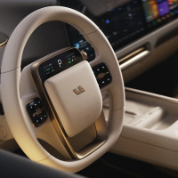 Раскрыт интерьер нового электромобиля Li Auto: что в салоне Li i8?