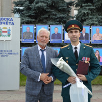 Офицер Росгвардии пополнил Доску почета Советского округа Омска