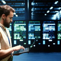 ФосАгро запустила в промышленную эксплуатацию российскую систему централизованного управления рабочими станциями и серверами Колибри-АРМ