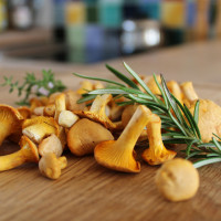 Лисички на ужин: авторский мастер-класс по приготовлению лесных деликатесов