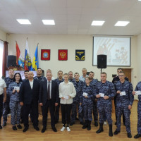 В Самарской области росгвардейцам вручили знаки отличия ГТО