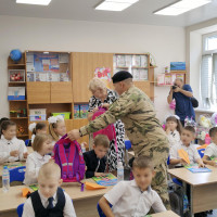 Росгвардейцы в Херсонской области поздравили школьников с Днем знаний