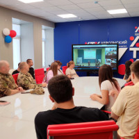 В Херсонской области ветеран специального подразделения провел урок мужества с воспитанниками подшефных классов Росгвардии