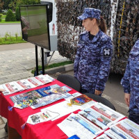 В Нижнекамске провёл работу мобильный агитационный пункт Управления Росгвардии по Республике Татарстан