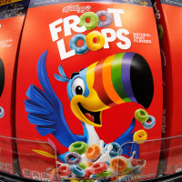 «Ядовитый розовый»: скандальная история Красного №3 в еде и лекарствах