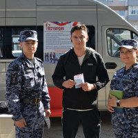 В Уфе продолжает работу мобильный агитационный пункт Росгвардии