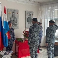Самарские росгвардейцы вместе с подшефными кадетами почтили память погибшего коллеги