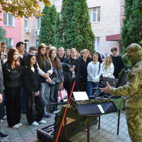 В Самаре росгвардейцы развернули агитационный пункт для студентов