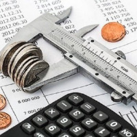 Лишь 42% опрошенных россиян радуются достижениям коллег в области инвестиций