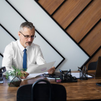 Самозанятым и малому бизнесу разрешили брать кредитные каникулы