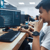 Профессия «специалист по ИБ»: где учиться и сколько можно заработать