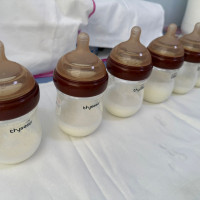 Thyseed передал в дар Балашихинскому родильному дому 100 инновационных антиколиковых бутылочек для кормления новорожденных