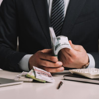 Как не превратиться в «бывшего предпринимателя» с визиткой менеджера по продажам?