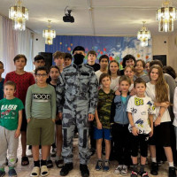 В Самаре бойцы ОМОН провели профилактическую беседу с воспитанниками социального учреждения