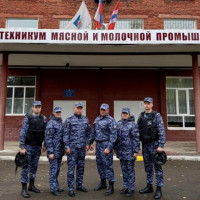 Профориентационные уроки для юных омичей провели сотрудники Росгвардии