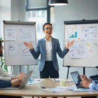 Запуск нового формата контента: стратегия успешного старта в новом году